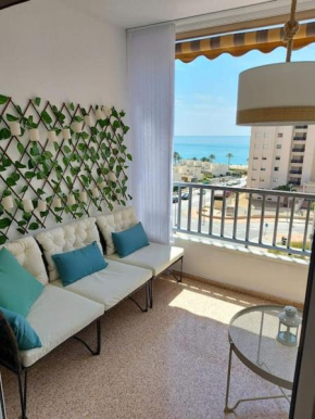 Sunny, spacious 3 bedroom apartment with seaview